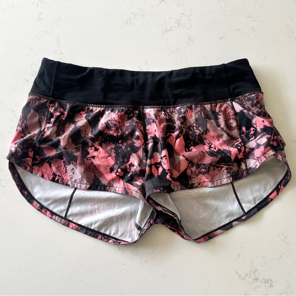 Lululemon Speed Up Short 2.5" - Translucence Alpine White Multi / Black - Size 6